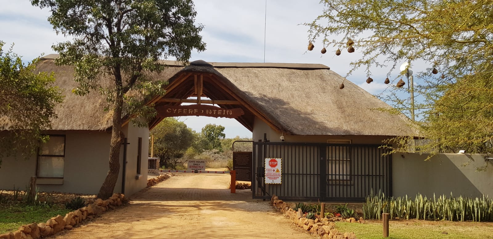 Cyferfontein entrance gate at Mabalingwe Nature Reserve